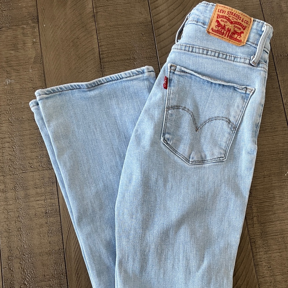 Levi's 725 High-Rise Bootcut Jeans – Size 25W x 30L